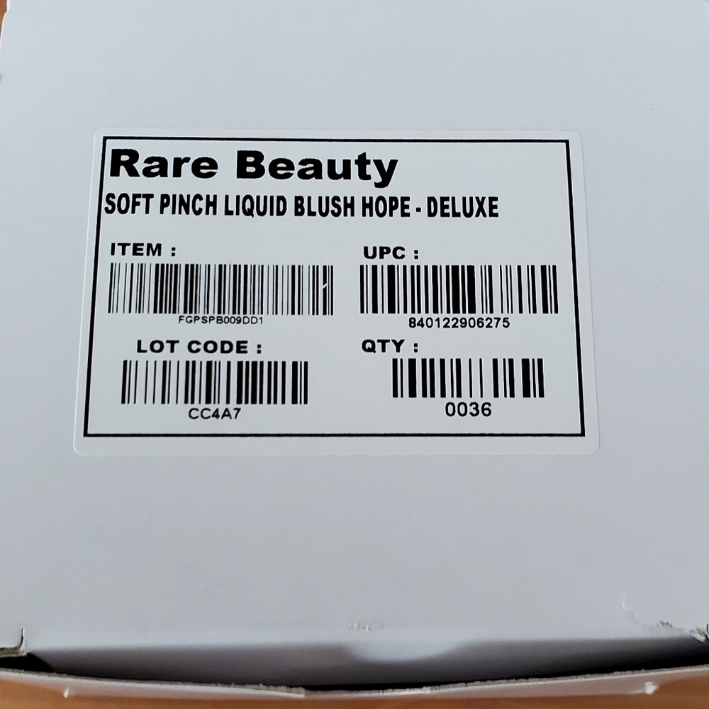 Rare beauty soft pinch liquid blush hope Box